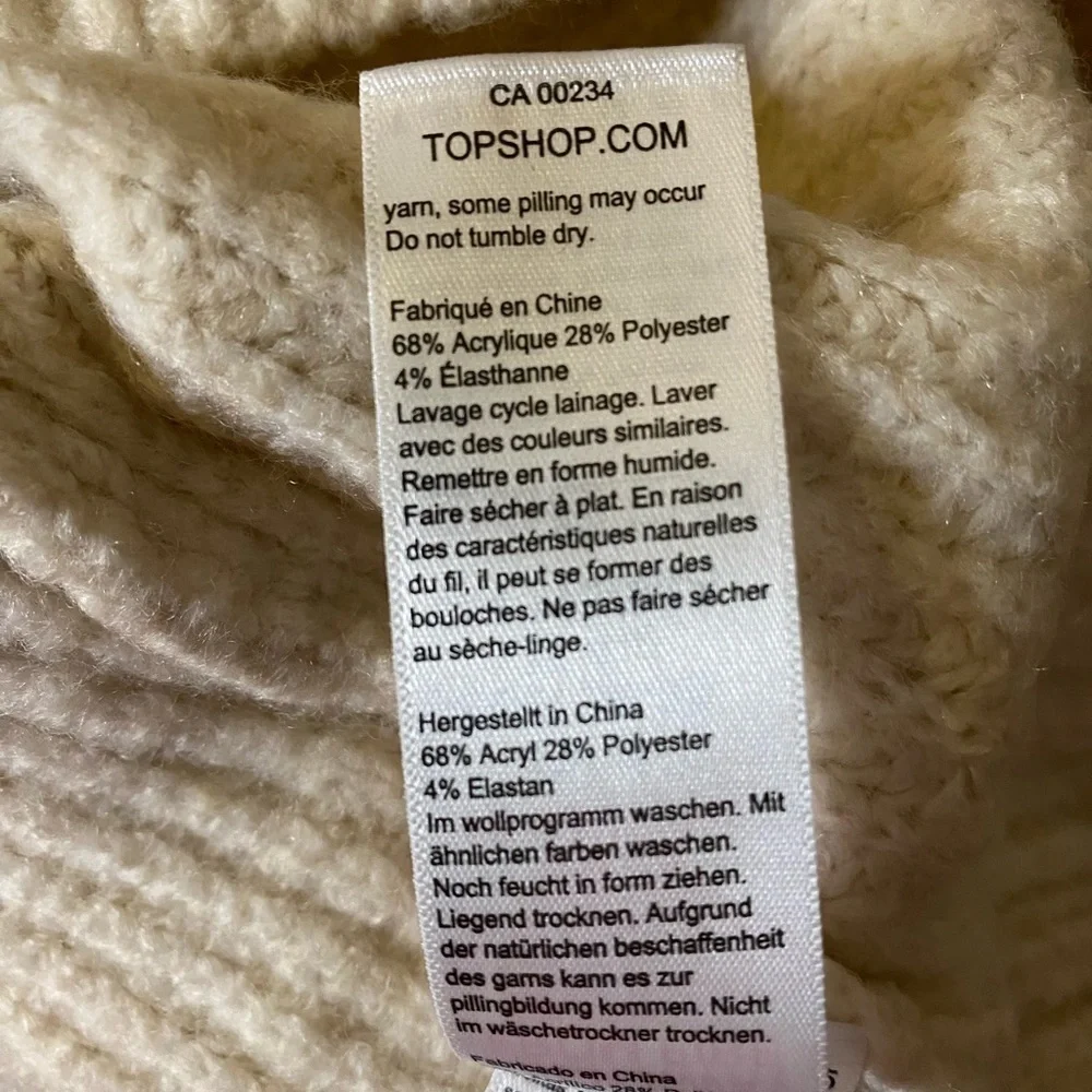 NWT TopShop Long Sleeve Cropped Women’s Sweater